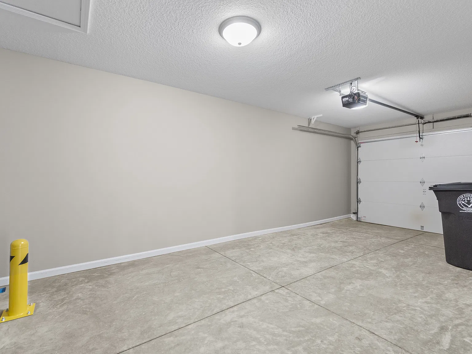 3 bed, 1300 sqft, $1,600 — Photo 4