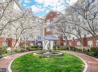801 S Greenbrier St APT 113, Arlington, VA 22204