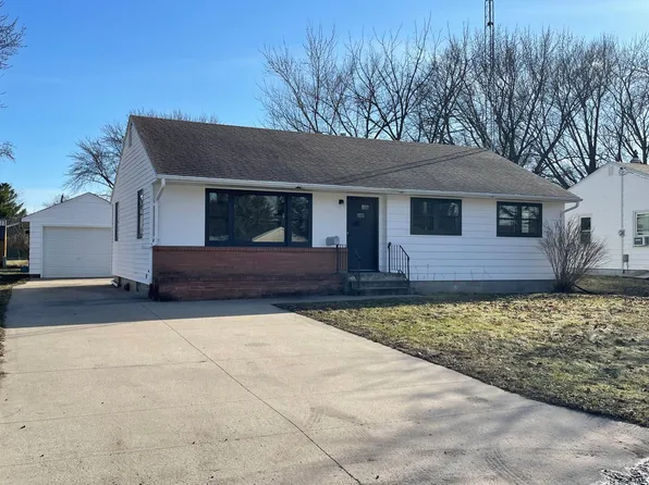 618 9th Ave SE, Waseca, MN 56093