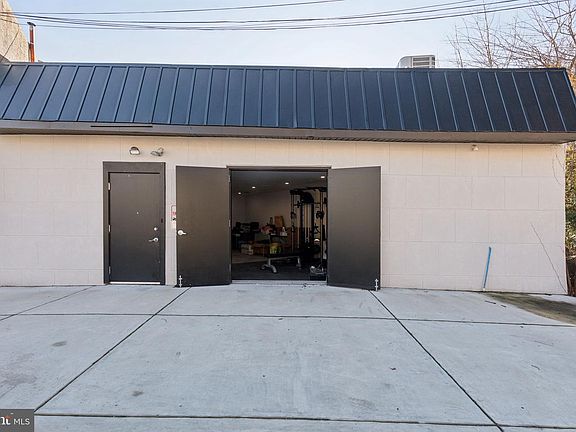 5th image of 5460 Ridge Ave