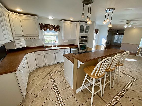 4th image of 3494 Country Club Dr