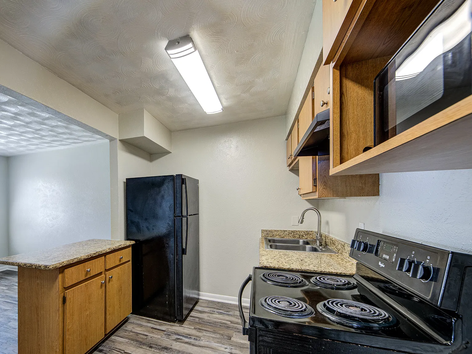 Oakwood Crest Furnished (Optional) Apartments — Photo 3