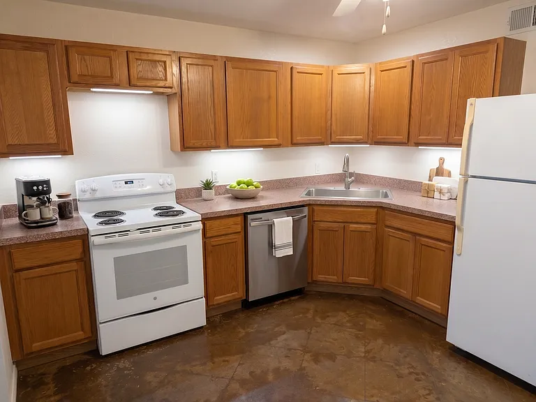 114 Scofield Ave #101 — Photo 2