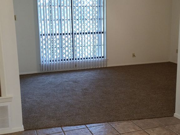 5th image of 1002 Parkview Dr