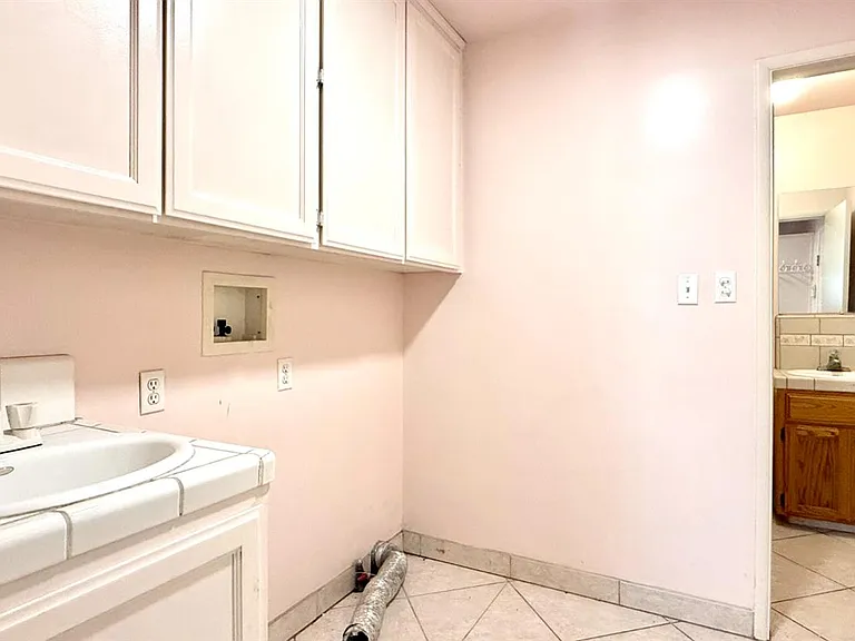 2335 N Douty St — Photo 14