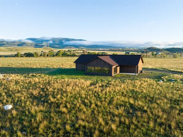 9 Golden Pony Trl, Emigrant, MT 59027