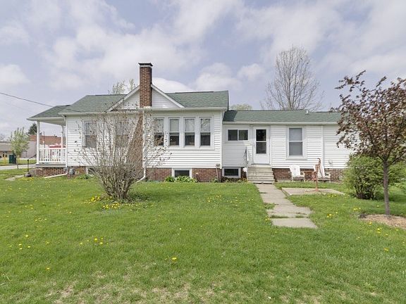 3rd image of 206 E Birch St