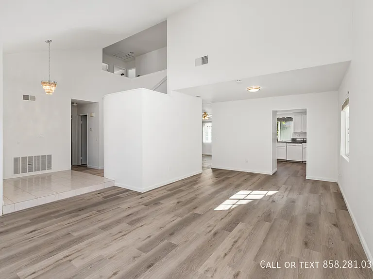 13327 Entreken Ave — Photo 5