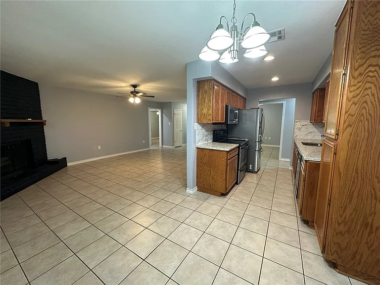 2201 Timberline Dr — Photo 8