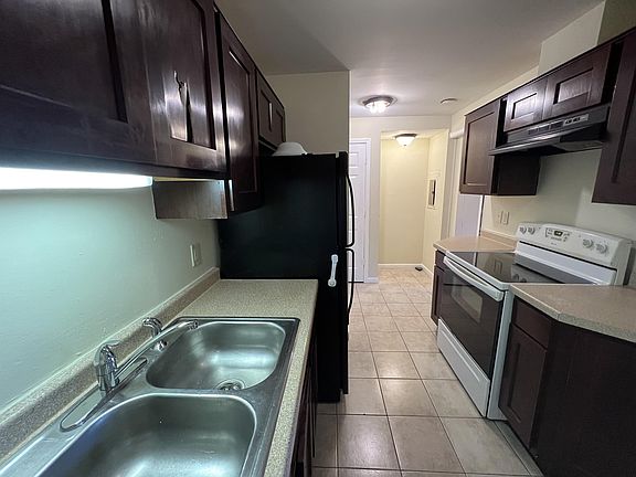 4th image of 765 Edgerton St