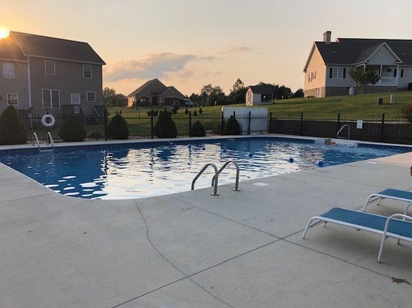 24 Riley St, Lebanon, VA 24266