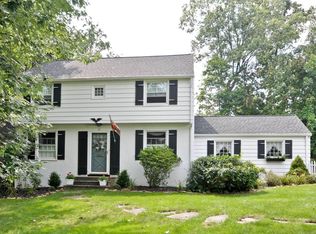 67 Twin Falls Rd, Berkeley Heights, NJ 07922