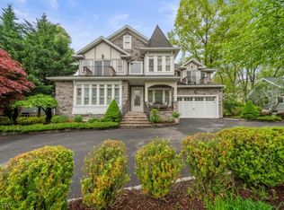 79 Lake Dr W, Wayne, NJ 07470