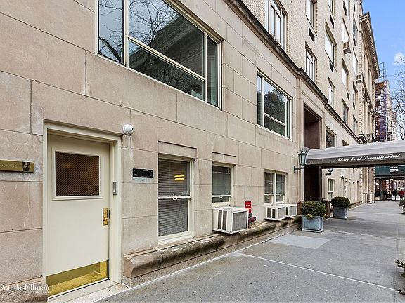 3rd image of 3 E 71st St Front 1B