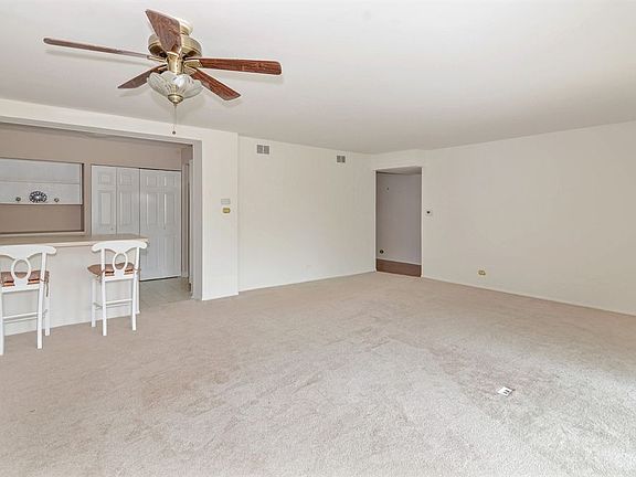 3rd image of 3505 Lakeview Dr APT 311