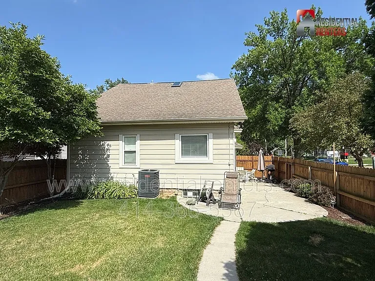 2203 N 68th St — Photo 15