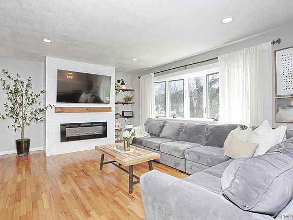 5th image of 27 Eastlake Drive