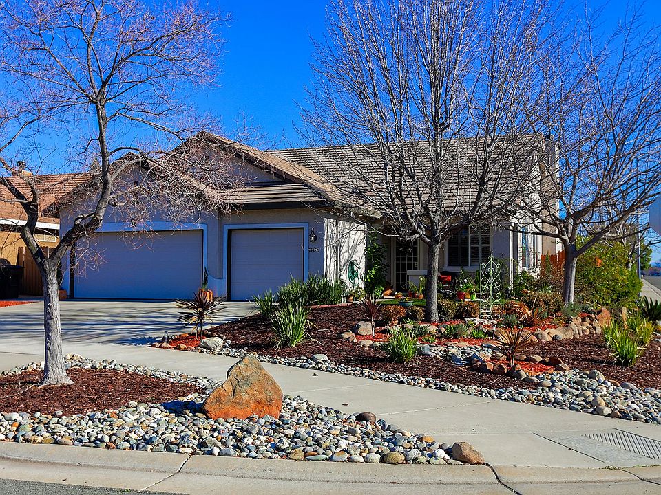 1st image of 305 Chambers Dr