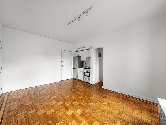 4th image of 345 Bay Ridge Pkwy #2T