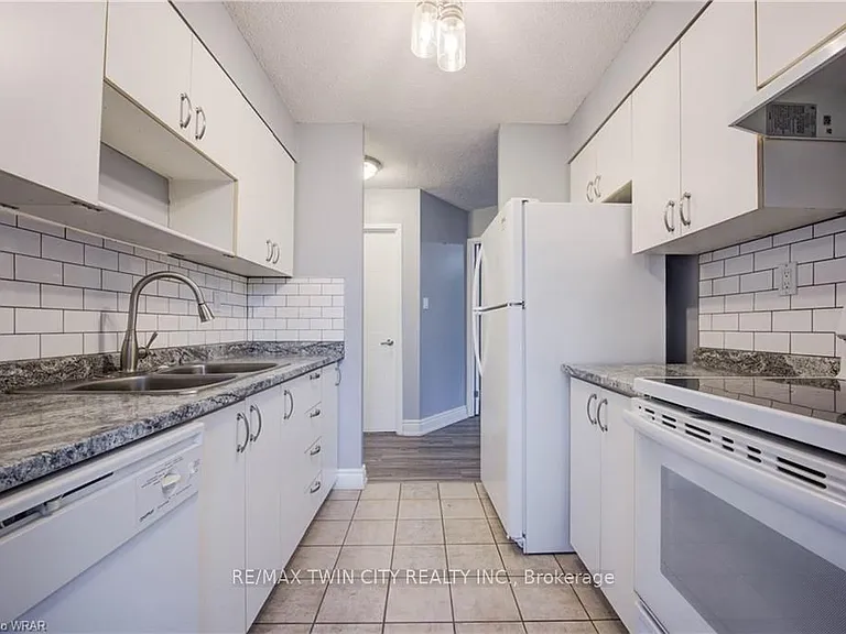 3227 King St E #503 — Photo 11
