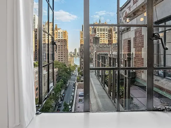 304 East 41st Street image 8 of 15