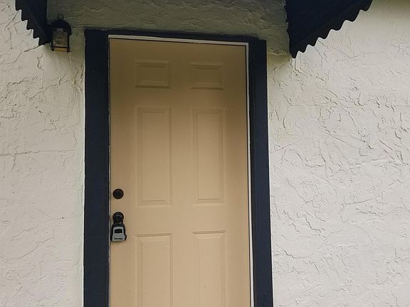 2nd image of 4659 Suffolk Ave