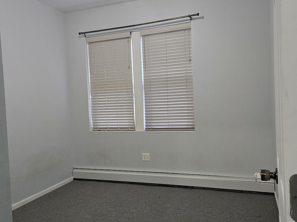 2nd image of 3964 Bell Ave #1