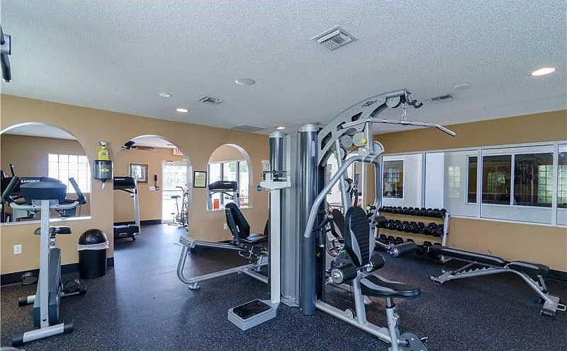 3 bed, 2.5 bath, 1500 sqft, $3,200 — Photo 2