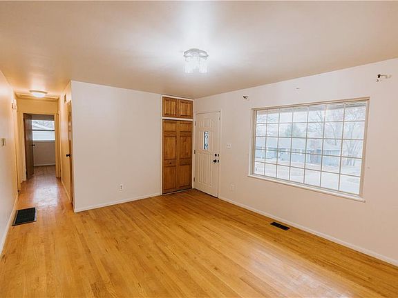 3rd image of 3033 Floyd Ave