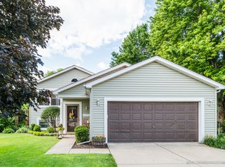 256 Meadows Dr, Sugar Grove, IL 60554