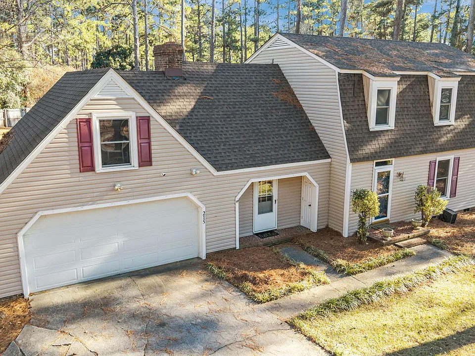 215 Canterbury Rd
