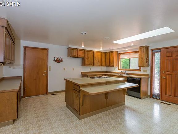 5th image of 6008 NE 21st Ave
