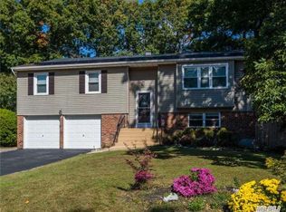 63 Katherine St, Port Jefferson Station, NY 11776