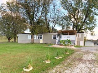 390 E Chapman Rd, La Follette, TN 37766