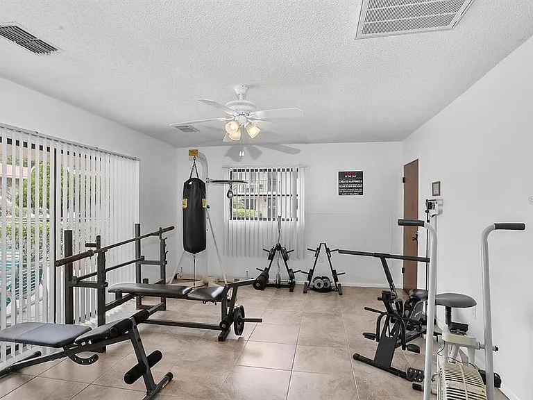 9981 Eagles Point Cir #4 — Photo 22