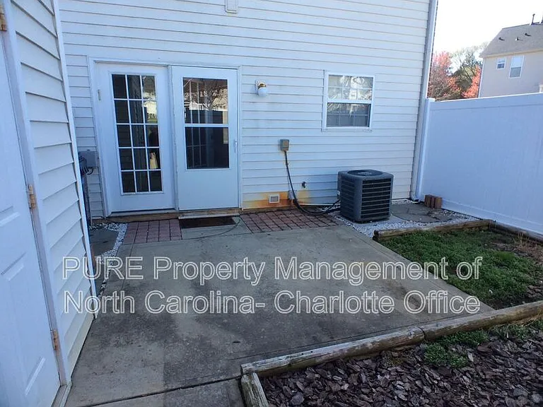 18040 Delmas Dr — Photo 28