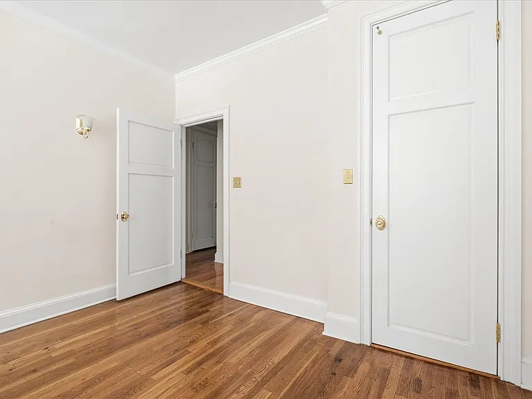 68-11 Clyde St #2 — Photo 33