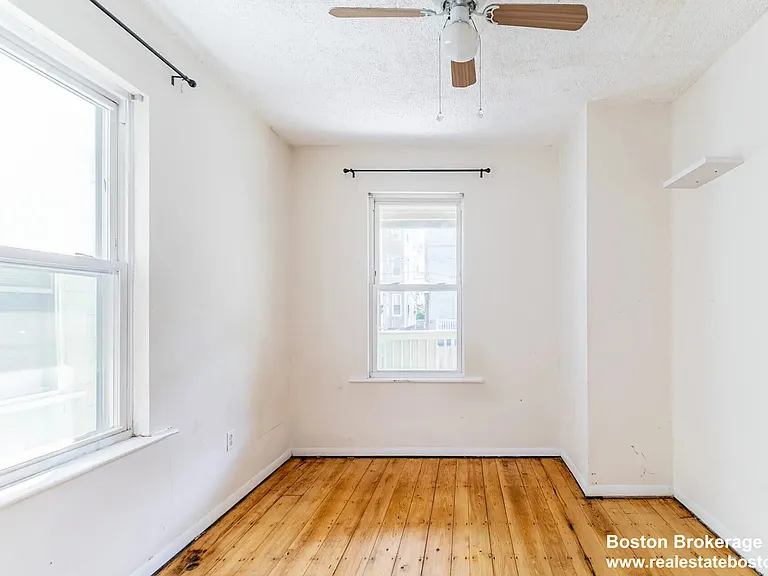 20 Howell St #2-B — Photo 4