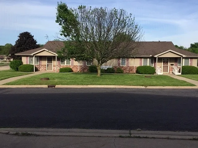 2 bed, 1.5 bath, 850 sqft, $1,400 — Photo 2