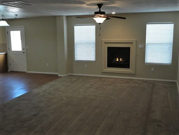1232 Maple Meadows Dr NE — Photo 4