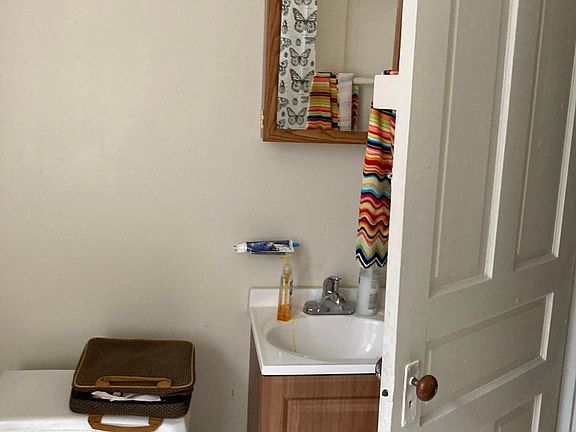 4th image of 4335 Larchwood Ave