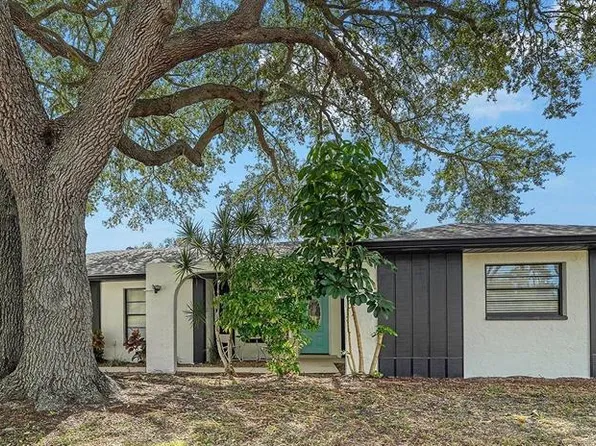 452 McArthur Ave, Sarasota, FL 34243