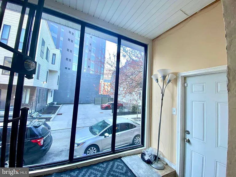 3215 Summer St — Photo 12