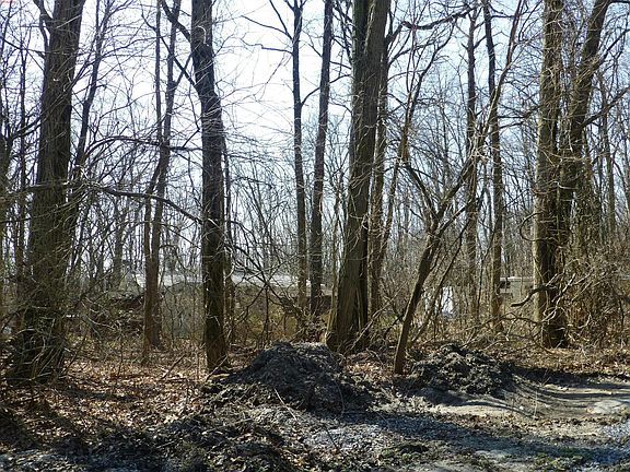 3rd image of 454 Quarry Rd