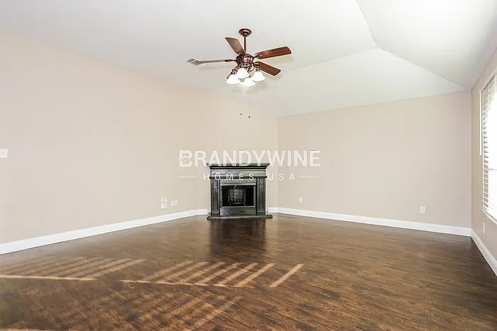 4804 Saint Thomas Pl — Photo 3