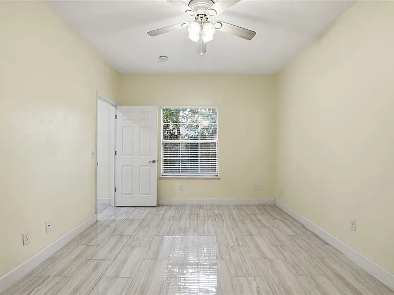 510 NW 50th Blvd #510 — Photo 16