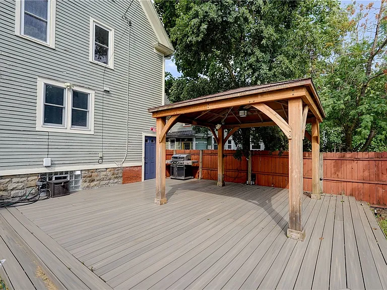 31 Birch Cres — Photo 42