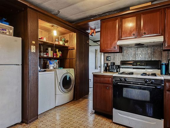 2nd image of 429 S Scott Street