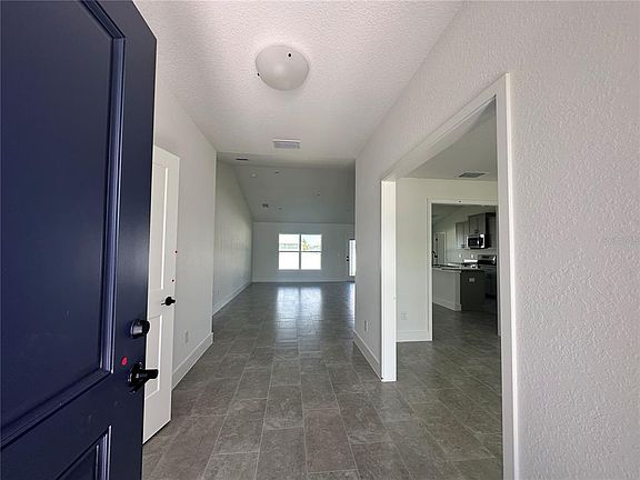 3rd image of 12605 NE 48th St