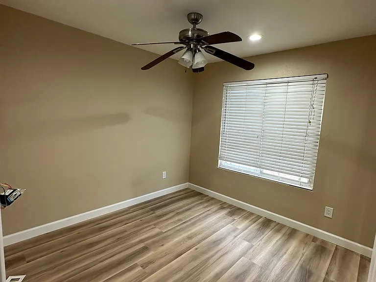704 Windward Ct — Photo 6